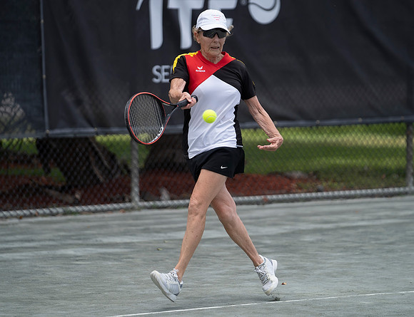 FM_W80_DORIS_HART_CUP_ORTH_ITFSUPERSENIORS2022_007