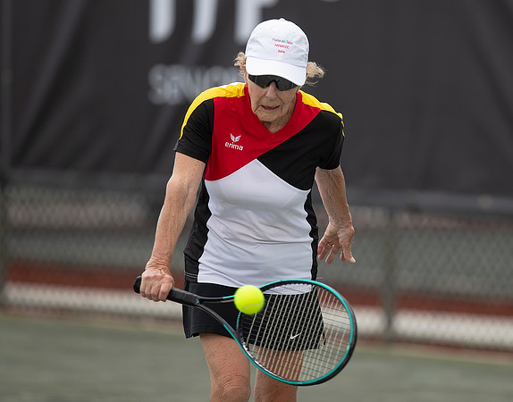 FM_W80_DORIS_HART_CUP_ORTH_ITFSUPERSENIORS2022_003