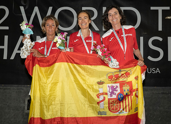 FM_MAUREEN_CONNOLLY_CUP_MEDAL_CEREMONY_ITFSENIORS2022_10