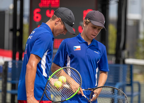 SM_DOUBLES_CZE_D3_JR_DAVIS_2019_002
