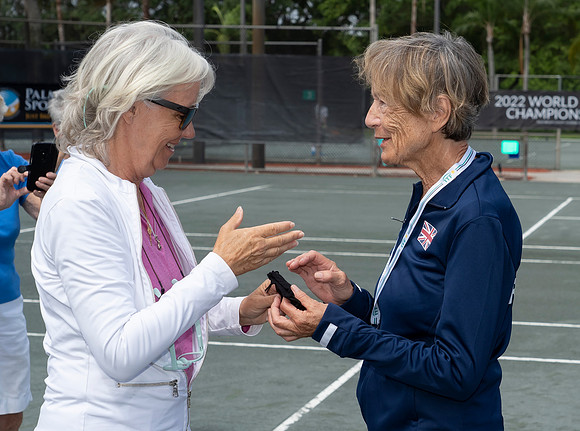 FM_W75_QUEENS_CUP_MEDAL_CEREMONY_ITFSENIORS2022_012