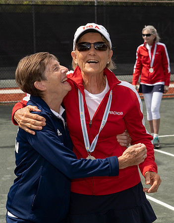 FM_W75_QUEENS_CUP_MEDAL_CEREMONY_ITFSENIORS2022_019