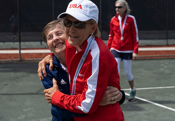 FM_W75_QUEENS_CUP_MEDAL_CEREMONY_ITFSENIORS2022_020