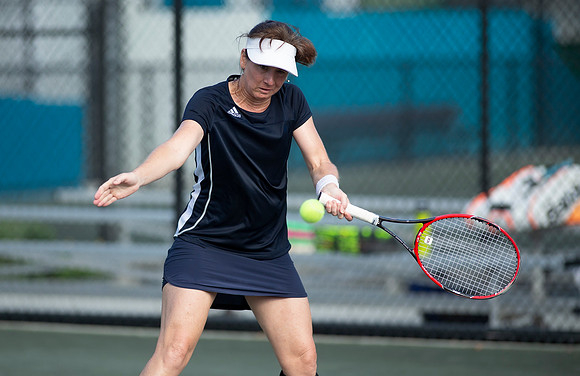 FM_YOUNG_SENIORS_NANCY_CLAIRE_HILLIARD_W45_D4_MIA2019_006
