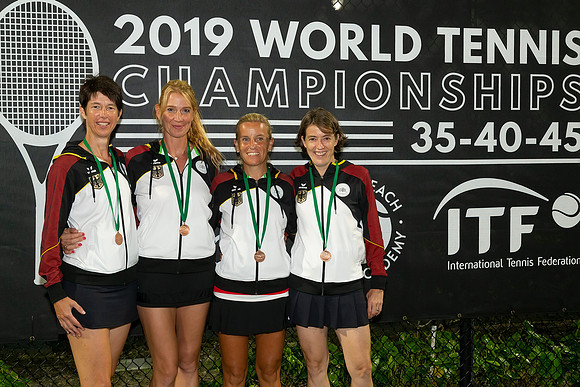 FM_YOUNG_SENIORS_MEDAL_CEREMONY_D6_MIA2019_007