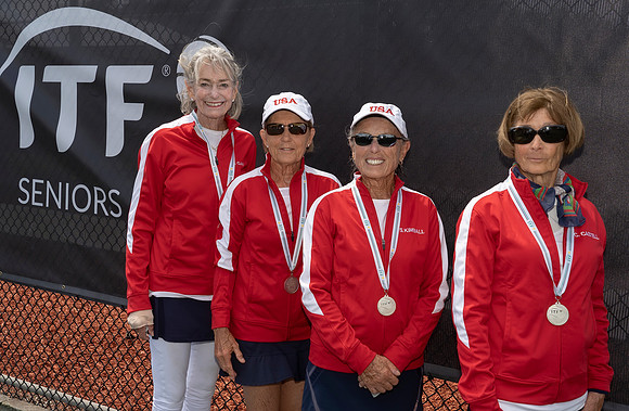 FM_W75_QUEENS_CUP_MEDAL_CEREMONY_ITFSENIORS2022_002