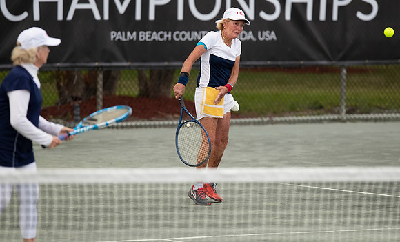 FM_W80_DORIS_HART_CUP_ANDERSON_WEINSTOCK_ITFSUPERSENIORS2022_002