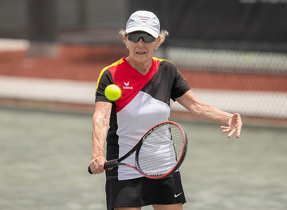 FM_W80_DORIS_HART_CUP_ORTH_ITFSUPERSENIORS2022_001
