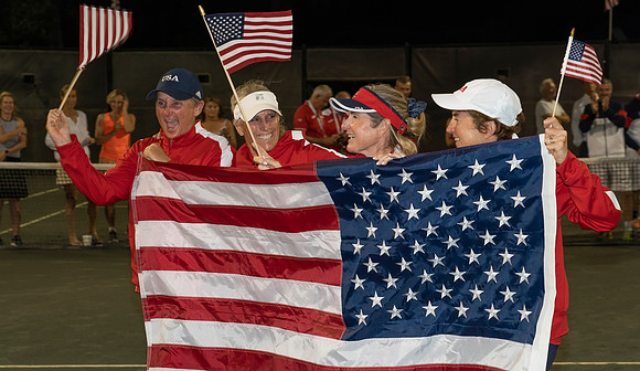 FM_MARIA_ESTHER_BUENO_CUP_MEDAL_CEREMONY_ITFSENIORS2022_12