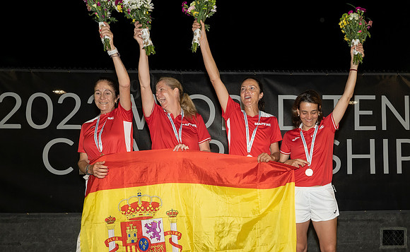 FM_MARIA_ESTHER_BUENO_CUP_MEDAL_CEREMONY_ITFSENIORS2022_06
